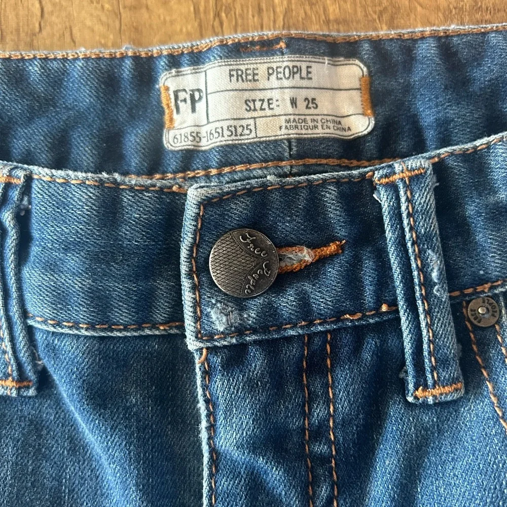 Free People Distressed Skinny Jeans W25 | Mid Rise Stretch Medium Wash - Picture 5 of 12